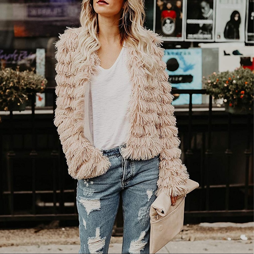 LAST 1!!!! HP❤️ NWT Chic Shaggy Faux Fur Coat - Picture 2 of 7